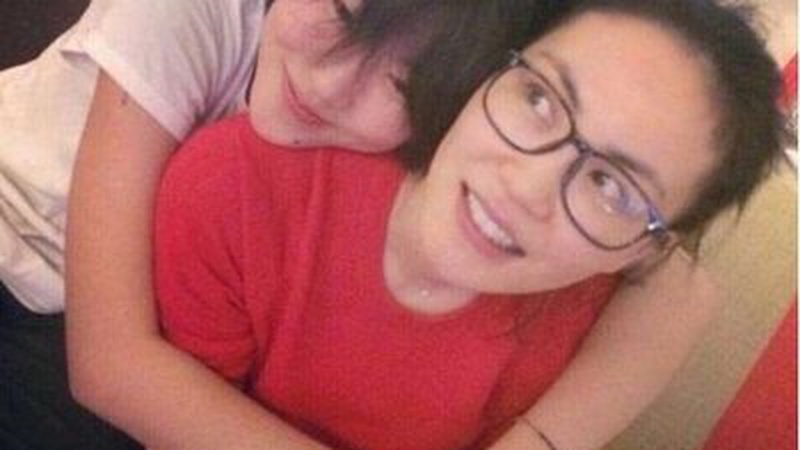 窦靖童宋妍霏同居实锤！牵手遛狗被扒两年暗糖